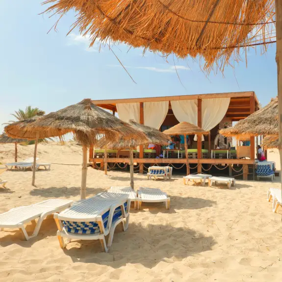 Salade au bord de la piscine des jardins de Toumana